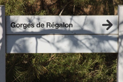 Hiking Les Gorges de Régalon in Provence
