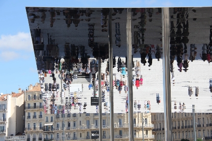 Mirrored Canopy - Foster & Partners