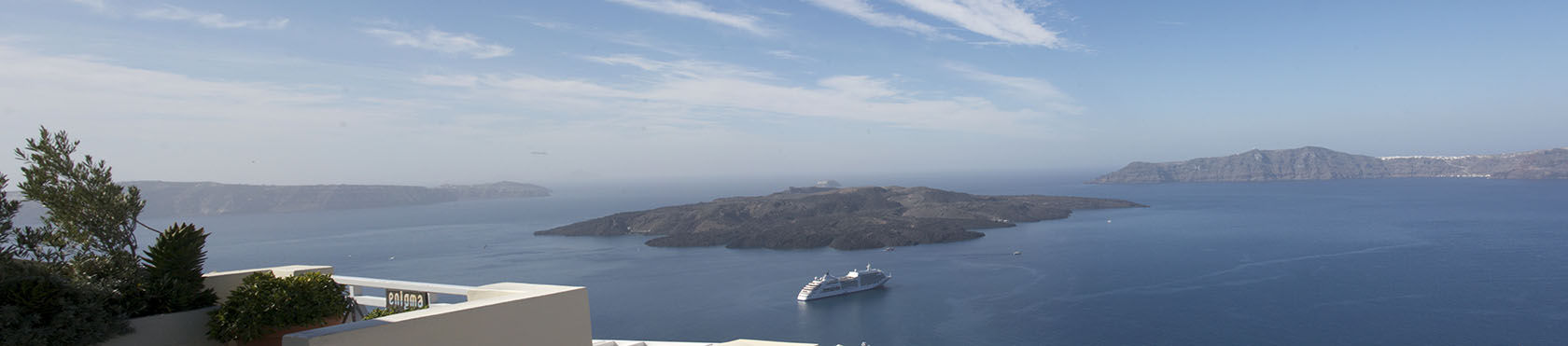 Caldera_Panorama #Caldera #Santorini #Greece #VisitGreece @GingerandNutmeg