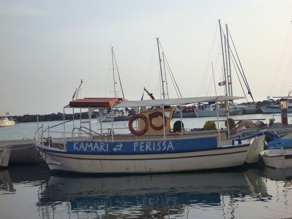 Boat #Santorini #Greece #VisitGreece @GingerandNutmeg