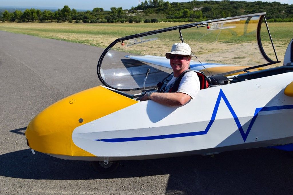 Gliding Aeroclub des Alpilles #StRemy #Alpilles #Provence by Alex Martinez