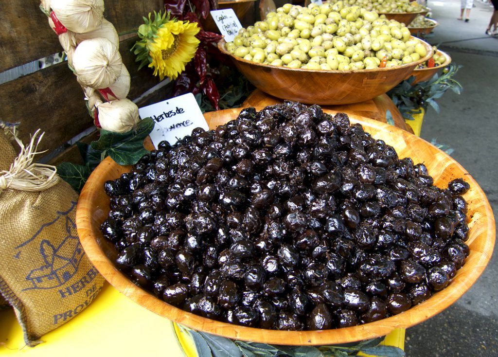 Luberon market Olives #TastesofProvence