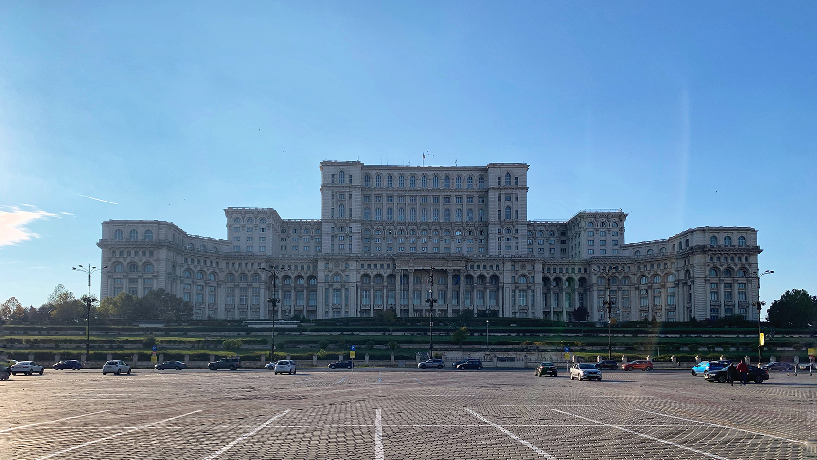 Quick Visit to Bucharest Palace of Parliament (Palatul Parlamentului)
